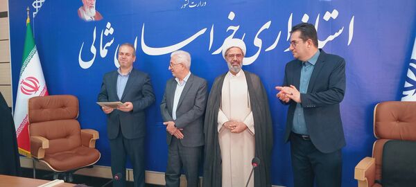 نشست بین نسلی دانش‌آموزان دختر منتخب با حضور مشاور وزیر و استاندار 
