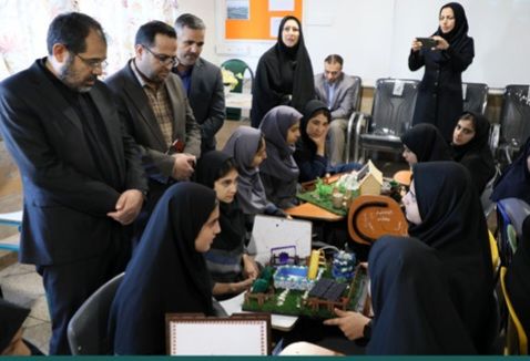 دبیرستان موسی‌خانی همدان، پیشگام مدارس هوشمند کشور شد