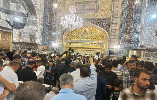 سیل عظیم زائران و مجاوران حرم امام رضا (ع) در روز آغاز امامت حضرت مهدی (عج)