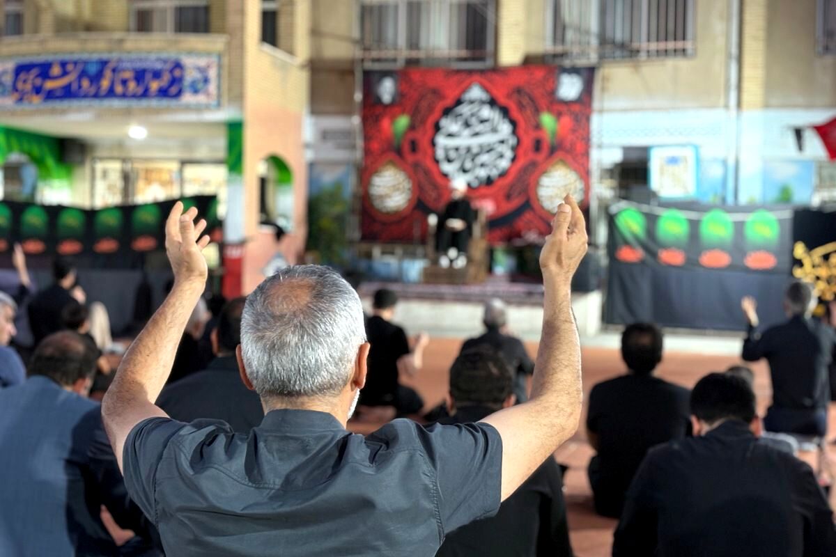 عزاداری هیئت فرهنگیان در سوگ سیدالشهدا (ع)