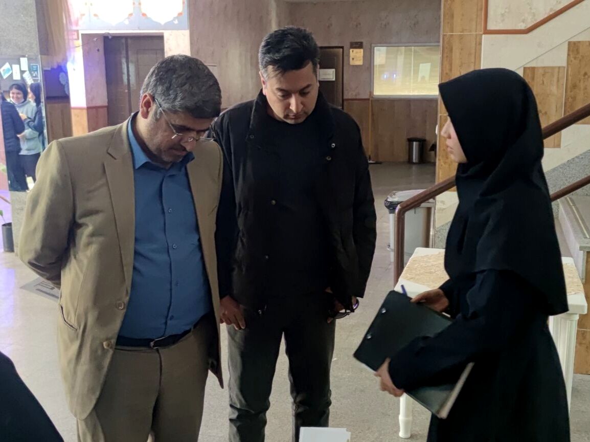 بازدید معاون پرورشی و تربیت بدنی ناحیه سه از دبیرستان مصلی‌نژاد ام البنین 