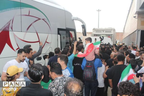 استقبال پرشور از تیم ملی فوتبال ایران در بازگشت به میهن