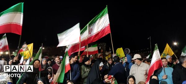 تجمعات مردمی و رژهٔ ماشینی در میدان شریعتی مشهد