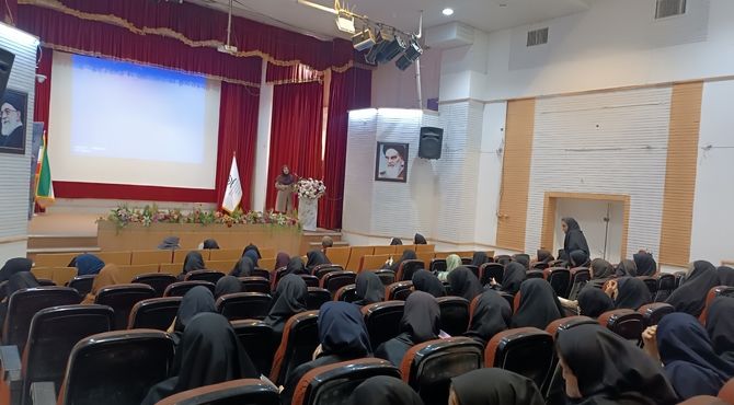 برگزاری کارگاه آموزشی و توانمندسازی محیط زیستی ویژه مراقبین سلامت و مدیران مدارس در کرمانشاه