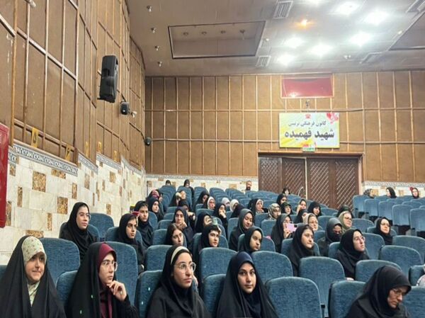 نشست گروه‌های برگزیده استانی رویداد بزرگ ملی «لیگ‌جت» در کانون فرهنگی و تربیتی شهید فهمیده کرج