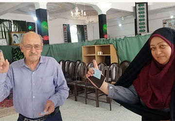 جلوه‌هایی از حضور پر شور مردم شهر سورمق در پای صندوق‌های رأی