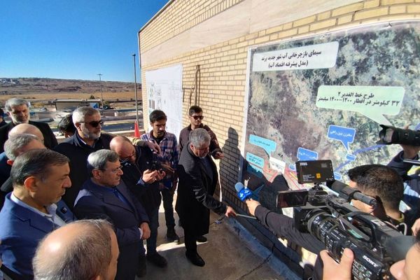 بازدید معاون اجرایی رئیس‌جمهور از طرح فاضلاب پرند