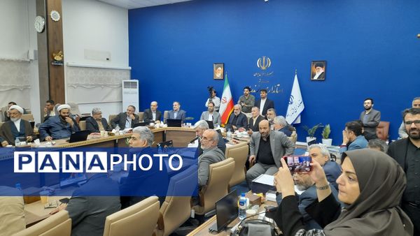 تماشای کشتی المپیک در استانداری مازندران با حضور وزیر آموزش و پرورش