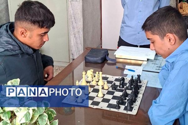 هنرنمایی دانش‌آموزان ناحیه دو شهرری در جشن انقلاب 