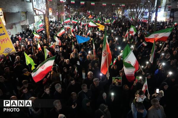 بیست‌وچهارمین موج مردم فردیس در راهپیمایی تجدید بیعت با رهبر انقلاب