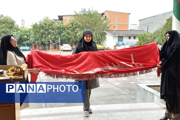 گرامیداشت هفته دفاع مقدس و آغاز سال تحصیلی در دبیرستان فرزانگان قائمشهر