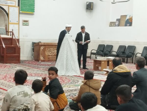 مراسم تقدیر از دانش آموزان معتکف‌روستای مهدی آباد خلیل آباد