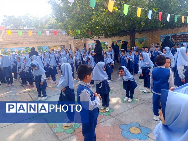 زنگ آغاز مهر در دبستان دخترانه مهر و ماه آشخانه 