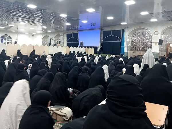 نماز جماعت همزمان با شب لیلة الرغائب در شهرستان کاشمر 