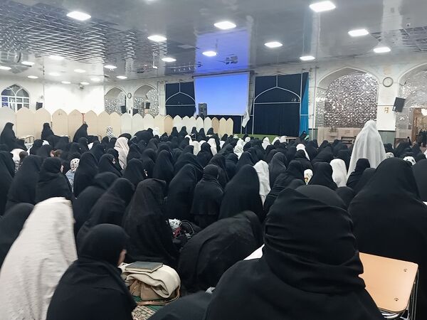نماز جماعت همزمان با شب لیلة الرغائب در شهرستان کاشمر 