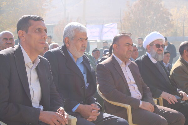 آیین کلنگ زنی مدرسه شش کلاسه در شهرستان بن