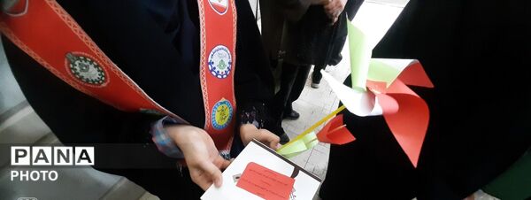 هم صدا با دختران شهید مینابی در روز دختر