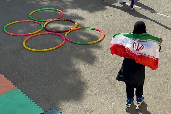از حرکات رزمی دانش‌آموزان تا طناب‌کشی معلمان، المپیاد ورزشی مدرسه حکمت بهارستان‌دو