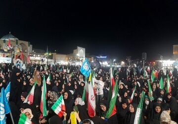 حضور حماسی دانش‌آموزان یزدی در گرهمایی میدان امیرچخماق یزد