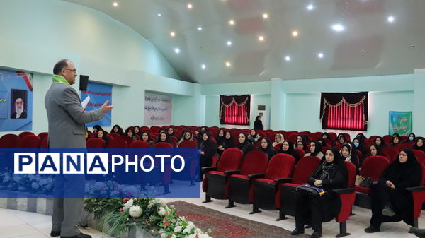 دومین روز دوره تربیت مربیان جدید الورود تشکیلات پیشتازان سازمان دانش‌آموزی