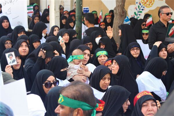 حماسه حضور نوجوانان کفن‌پوش قمی در راهپیمایی «عهد خون»