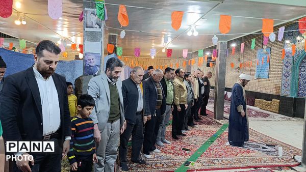 برپایی سفره‌های افطار ساده در شهر سفیددشت 