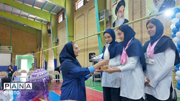 پایان رقابت‌های ورزشی دختران دانش‌آموز در زنجان