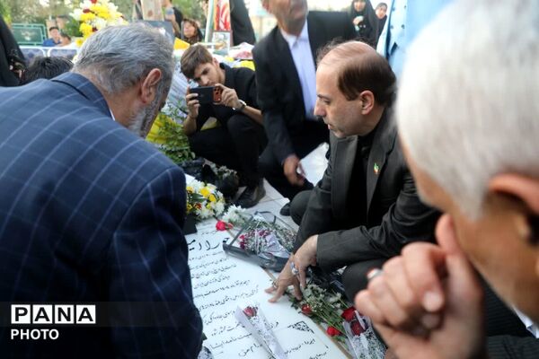 آغاز برنامه‌های گرامیداشت هفته معلم در قم