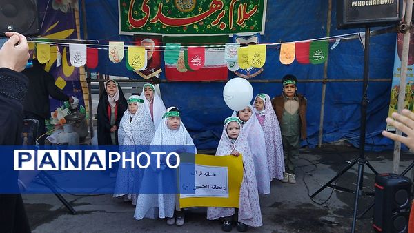 حضور مردم در مهمانی کیلومتری اعیاد شعبانیه نیشابور