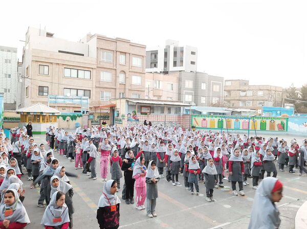 جشن روز ولادت حضرت زینب(س)  و روز پرستار در دبستان نیایش 1