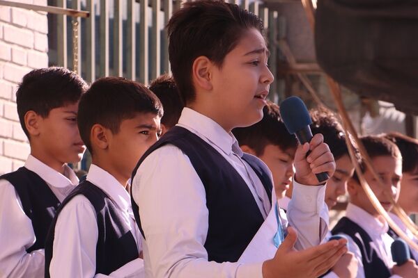 نواختن زنگ پدافند غیرعامل در هنرستان کوثر باقرشهر 
