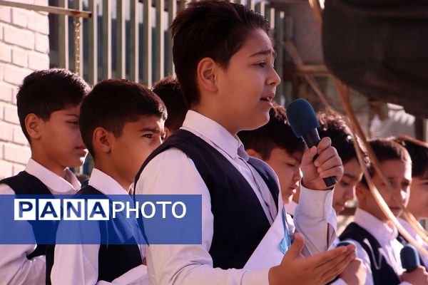 نواختن زنگ پدافند غیرعامل در هنرستان کوثر باقرشهر 