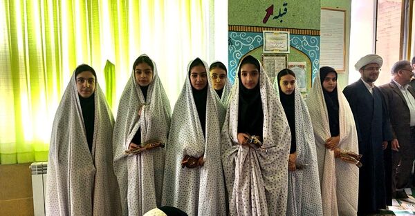 زنگ نماز در دبیرستان نمونه دولتی شهید خزایی اسدآباد