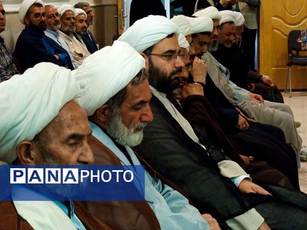 نشست روحانیون و ائمه جماعت مساجد با امام جمعه کاشمر