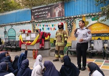 مدرسه رحمانی فرد میزبان آتش‌نشانان