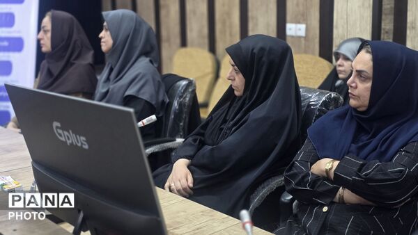 تقدیر از تلاشگران دانش‌آموزان فردیسی در عرصه سلامت 