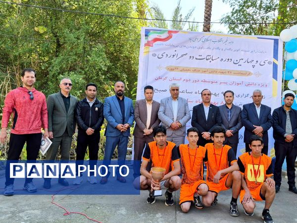 رقابت ورزشکاران دیار کریمان در مسیرهای طبیعی با میزبانی شهرستان عنبرآباد