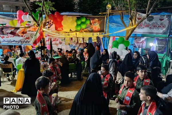  بازدید رئیس سازمان دانش‌آموزی شهرستانهای استان تهران از غرفه «با انرژی‌ها» در منطقه کهریزک