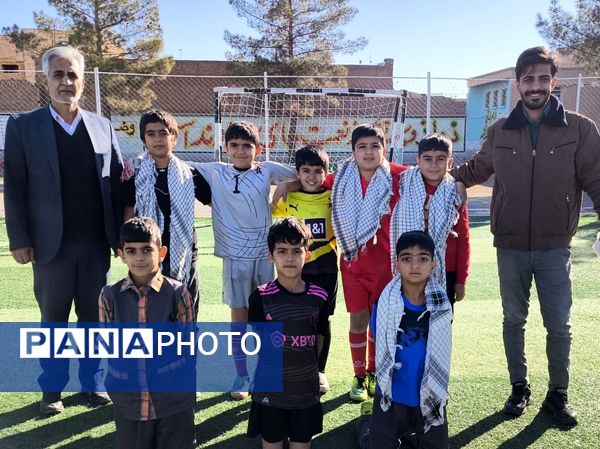 مسابقات فوتبال دبستان شهید پسندیده روستای فدافن شهرستان کاشمر 