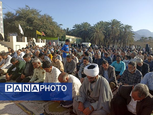 برگزاری مراسم نماز عید سعید فطر در حاجی‌‌آباد