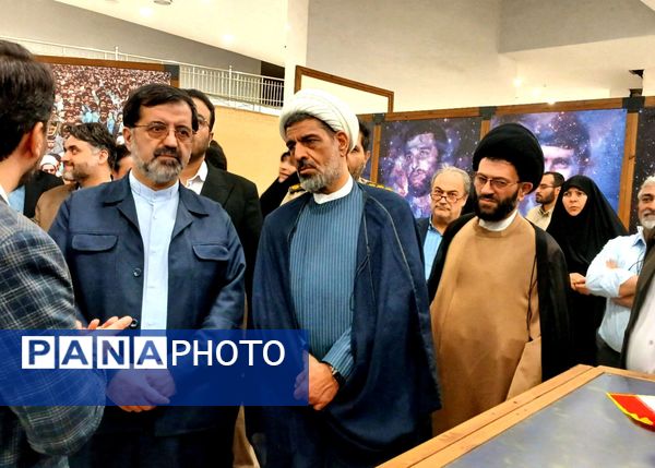 نمایشگاه «در لباس سربازی»