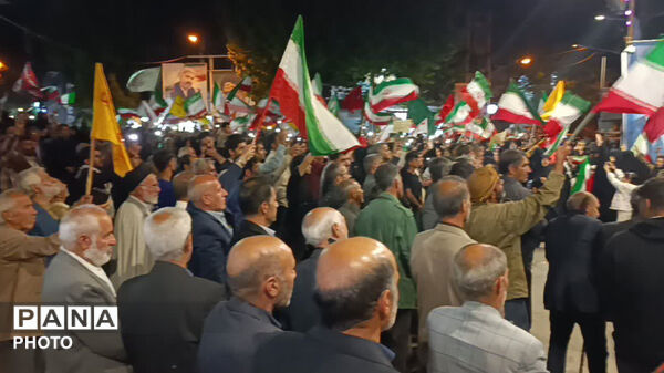 تجمع باشکوه مردم کوهدشت درشب شصت وپنجم بیعت بارهبر وتجدید میثاق با آرمان های انقلاب اسلامی