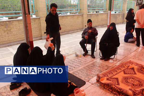 مراسم تحویل سال در گلزار شهدای قم