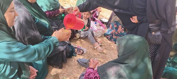 پیاده‌روی اهالی روستای رفن به مناسبت هفته سلامت
