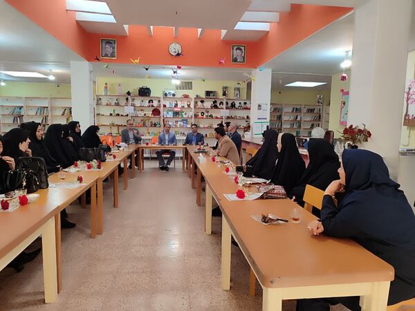 جلسه تقدیر از مدیران و معاونین پرورشی در کانون پرورش فکری کودکان و نوجوانان