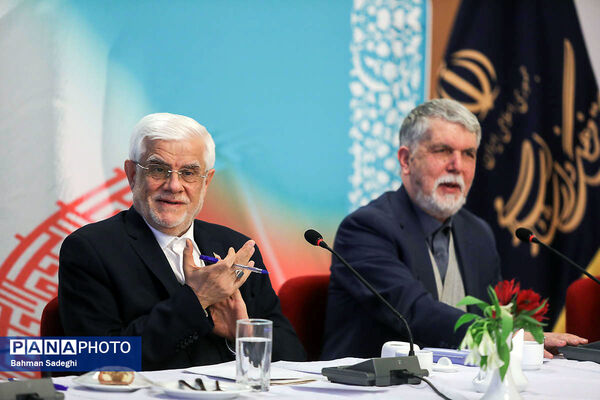 نشست معاون اول رئیس جمهور با جمعی از هنرمندان موسیقی، تئاتر و هنرهای تجسمی