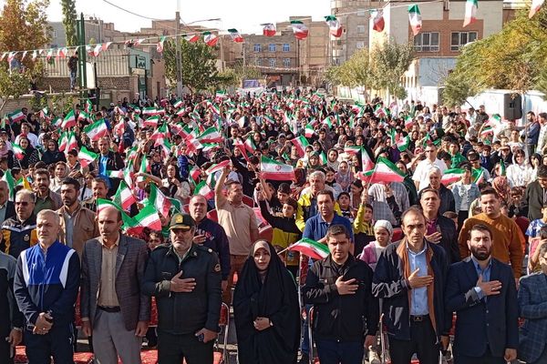  همایش بزرگ پیاده روی خانوادگی در نسیم‌شهر 