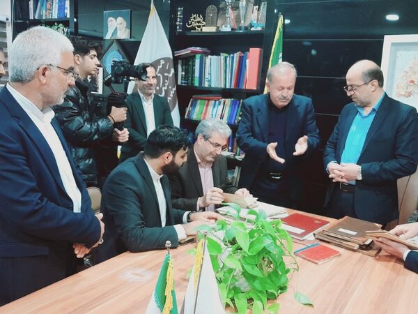 بازدید معاون وزیر و رئیس مرکز اطلاع رسانی و روابط عمومی وزارت آموزش و پرورش از مدرسه ماندگار سعادت بوشهر
