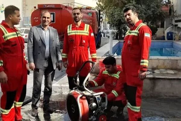 تشکر دانش آموزان از مامورین زحمت کش آتش نشانی ورامین