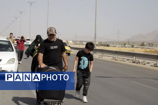 آیین پیاده‌روی جاماندگان اربعین در گچساران 